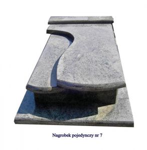 Nagrobek pojedynczy nr 7